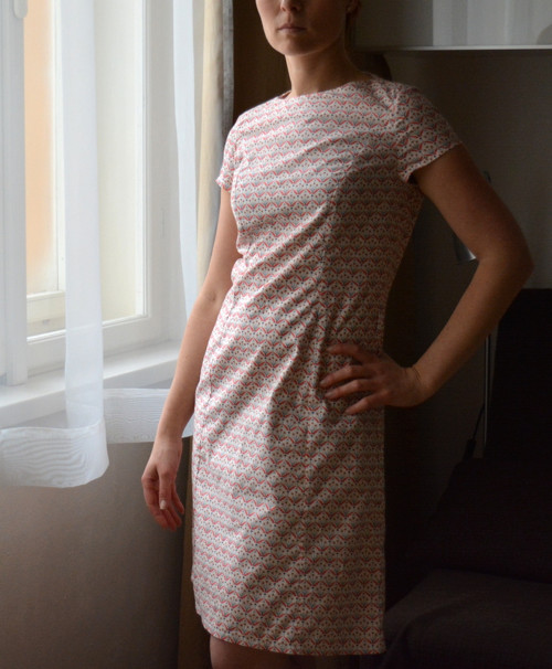 Dámské šaty princesového střihu — foto 3