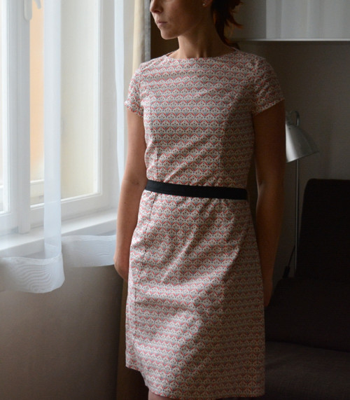 Dámské šaty princesového střihu — foto 4
