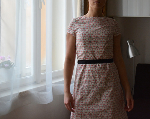 Dámské šaty princesového střihu — foto 5