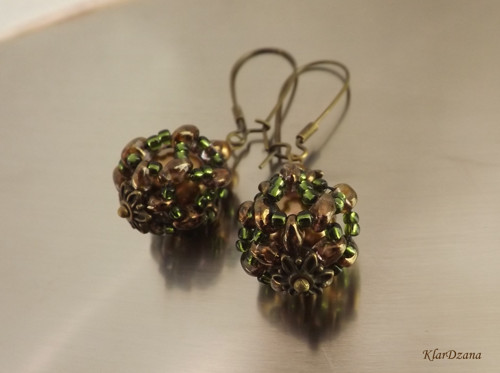 Šité náušnice Christine Bronz-Olive — foto 3