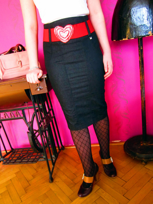 Pouzdrová sukně srdcová — foto 2