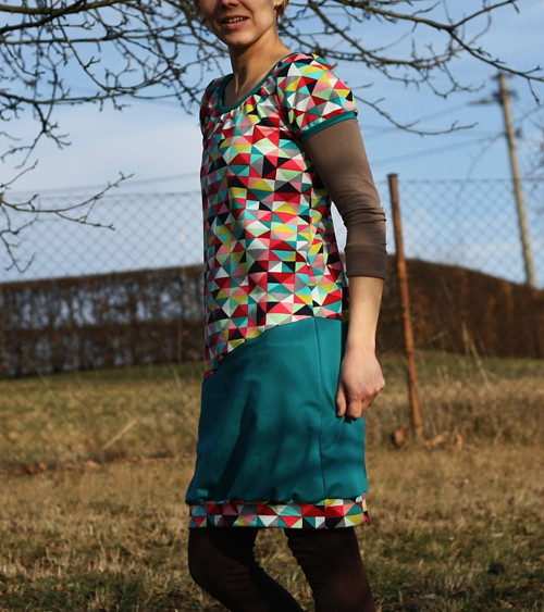 Veselé šaty s kapsou — foto 4