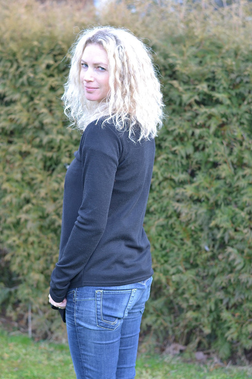 Černý svetr-přehoz — foto 3