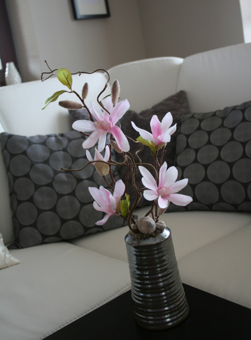 Vázička s magnoliemi — foto 4