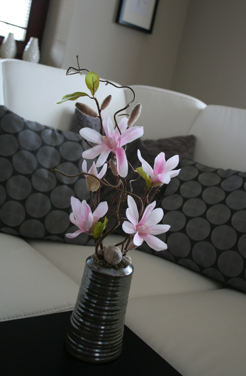 Vázička s magnoliemi — foto 6
