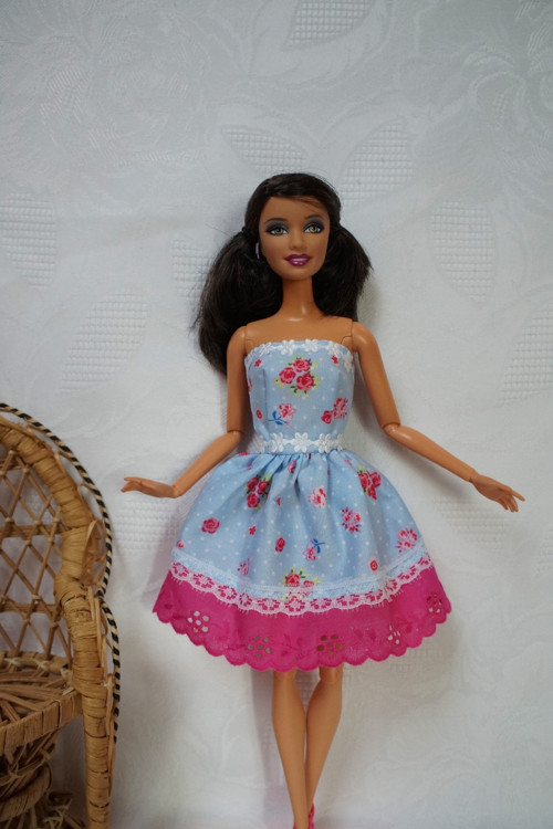 Šaty pro Barbie s madeirou — foto 4