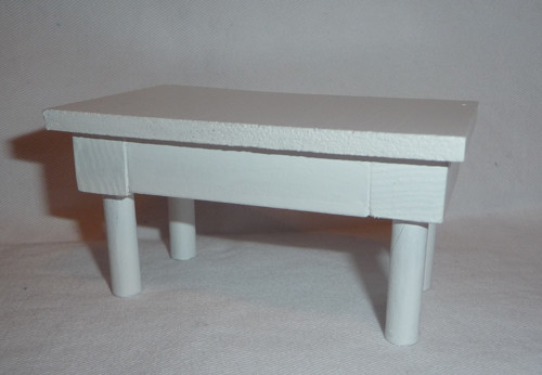 Miniaturní stolek k sedačce — foto 2