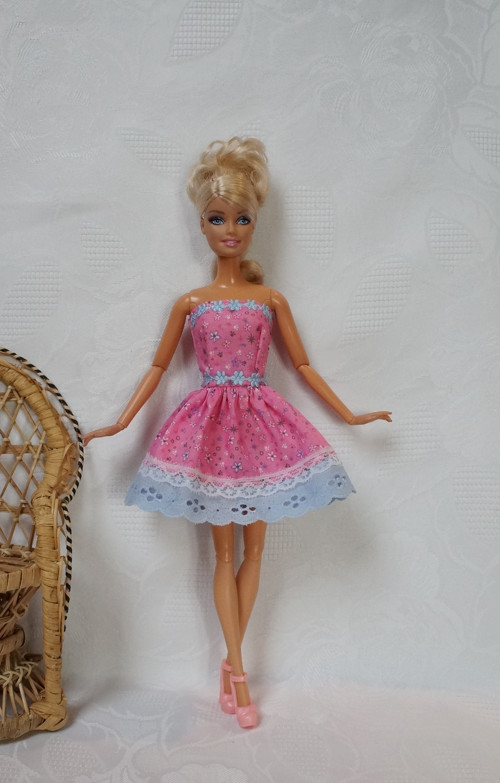 Šaty pro Barbie s madeirou — foto 2