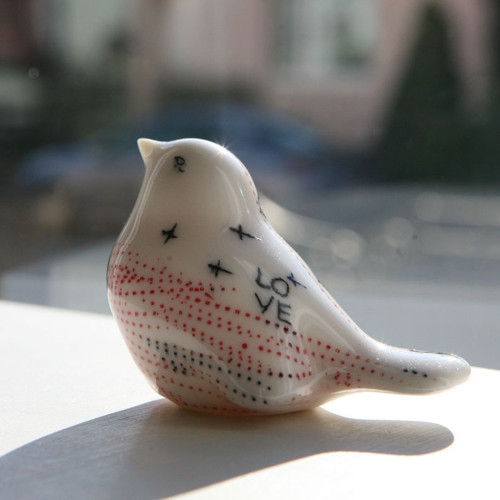 Na parapet...... ptáče (porcelán) — foto 2