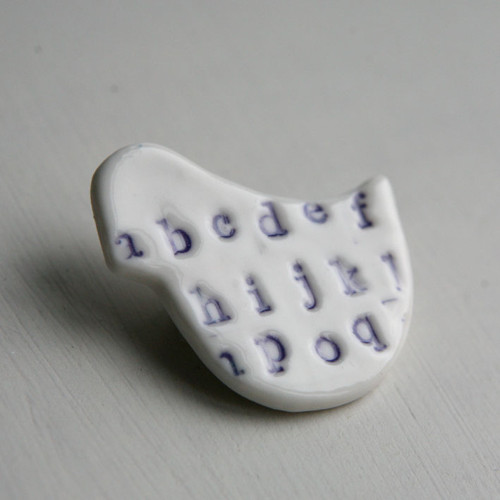 Messinger Violet (porcelánová brož) — foto 2