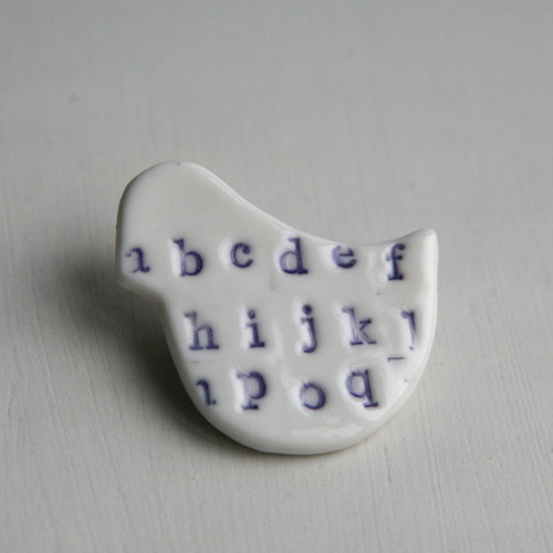 Messinger Violet (porcelánová brož) — foto 3