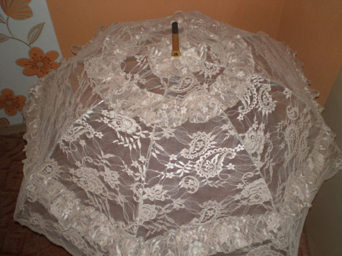 Krajkový slunečník béžový — foto 2
