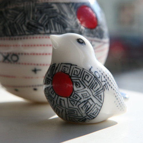 Na parapet...... ptáče (porcelán) — foto 2