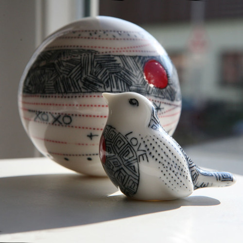 Na parapet...... ptáče (porcelán) — foto 4