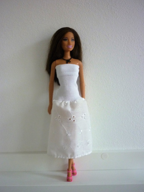 Šaty na panenku Barbie — foto 2