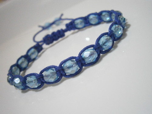 Modrý-skleněný náramek (macramé/shamballa) — foto 3