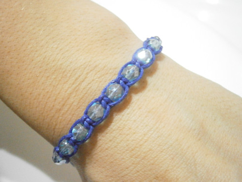 Modrý-skleněný náramek (macramé/shamballa) — foto 5