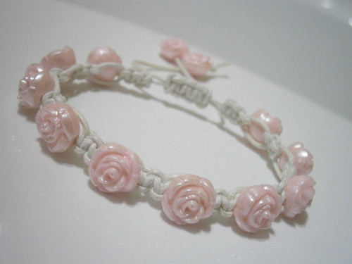 Náramek s růžičkama - macramé/shamballa — foto 2