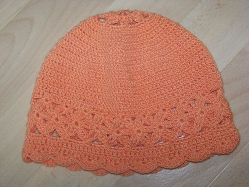 Jarní čepička kytičková — foto 3