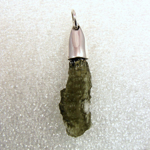 Vltavínový přívěšek 35 x 9 x 4 mm — foto 2