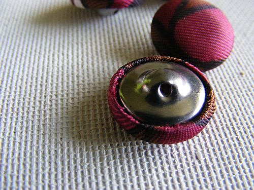 Buttonky hedvábné - knoflíky — foto 3