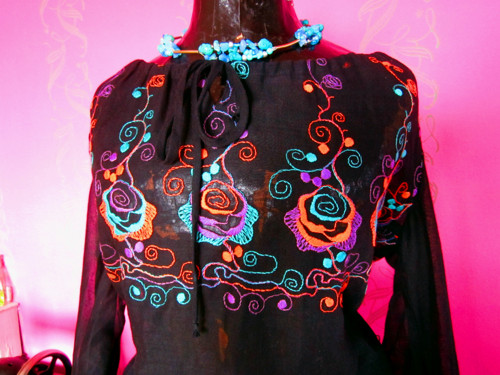 Šaty vyšívaný folklórek — foto 3