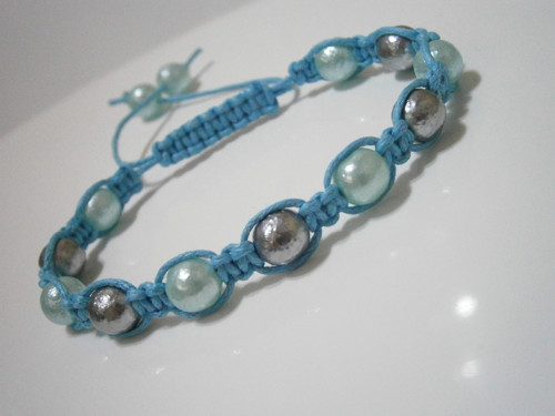 Tyrkysovo-šedý náramek (macramé/shamballa) — foto 2