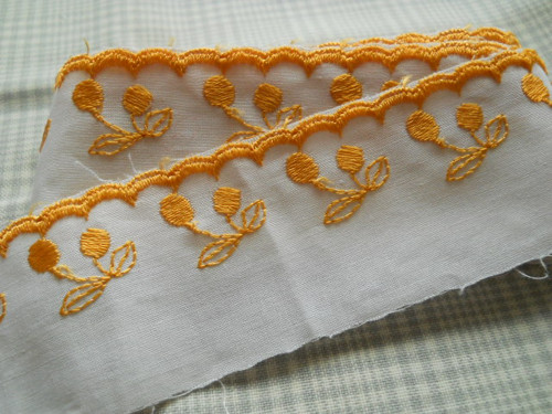 Vyšívaná stuha — foto 3