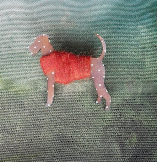 Dřevěná brož - teriér — foto 2