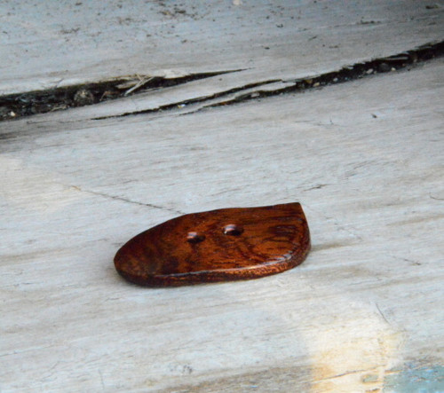 Dřevěný knoflík — foto 3