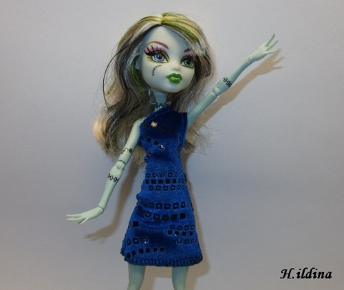 Modré šatičky pro panenky Monster High — foto 2
