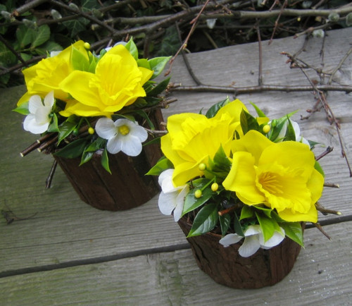 Drobná dekorace s narcisy — foto 3