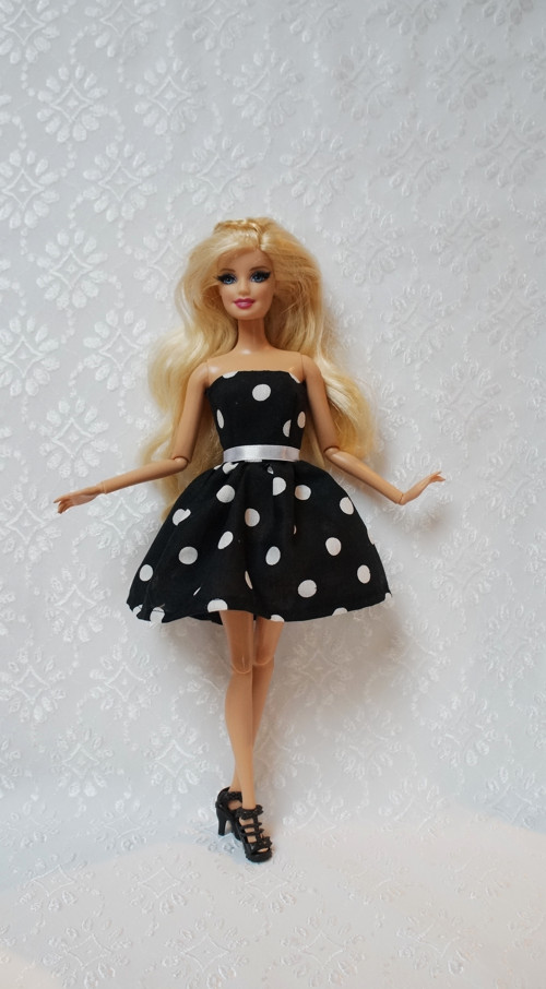 Puntikaté letní šaty — foto 2