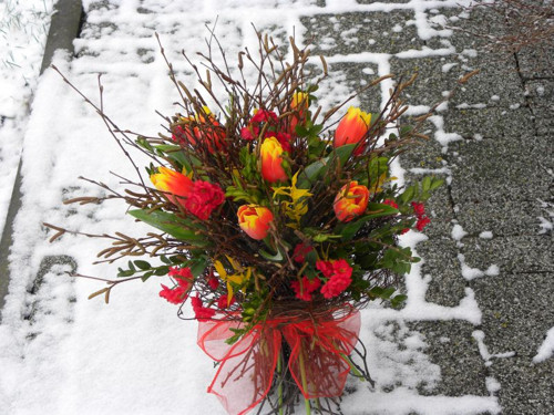 Březová kytka s tulipány — foto 2