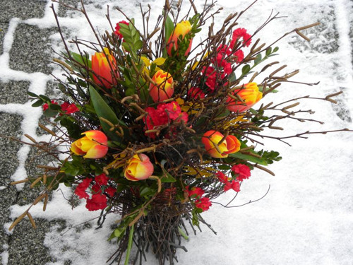 Březová kytka s tulipány — foto 3