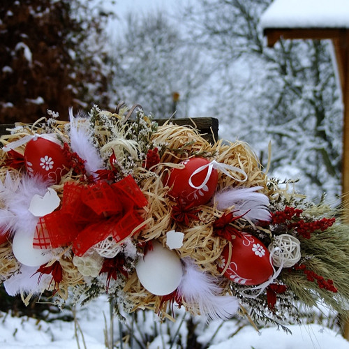 Velikonoční oblouk - červená klasika — foto 6