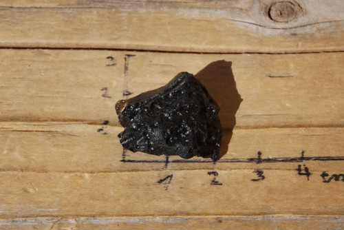 Tektit, meteorit D2045 — foto 3