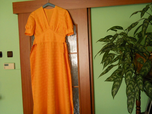 Pomerančové šaty — foto 2