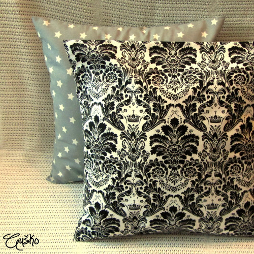 Zámecký ornament v černé — foto 2