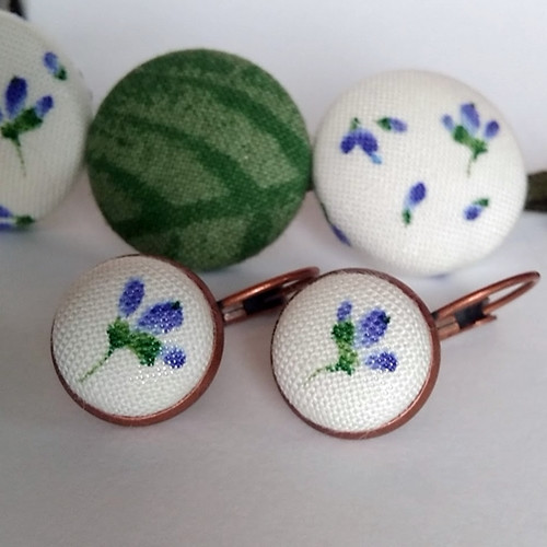 Náušnice buttonky Fialky — foto 3