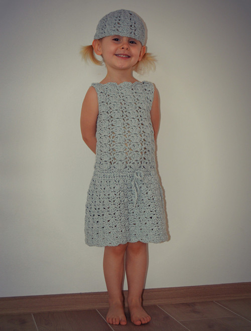 Háčkované šaty + čapka — foto 5