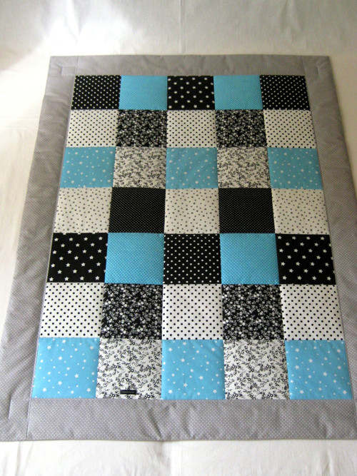 PATCHWORK deka 95x125 - černobílá s azurovou — foto 3