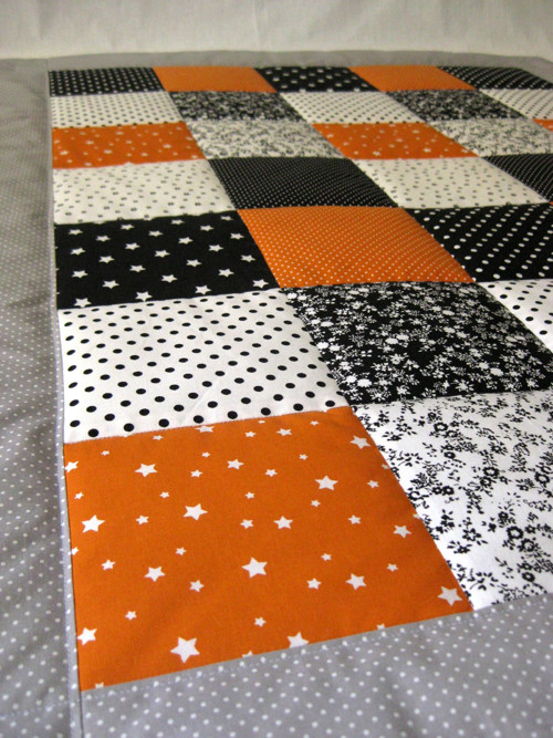 PATCHWORK deka 95x125 - černobílá s oranžovou — foto 2
