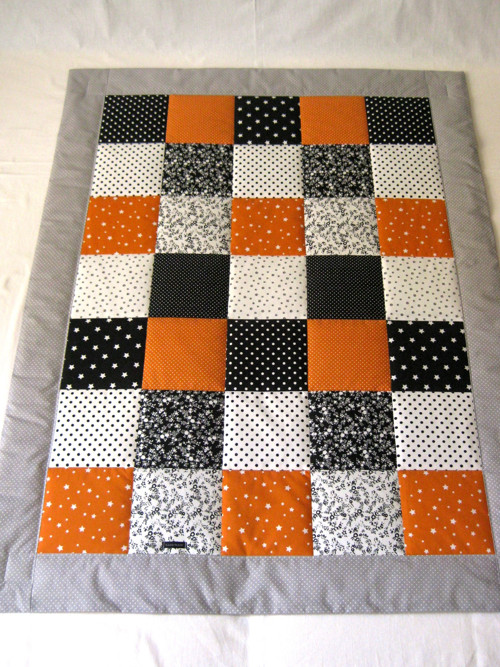 PATCHWORK deka 95x125 - černobílá s oranžovou — foto 3