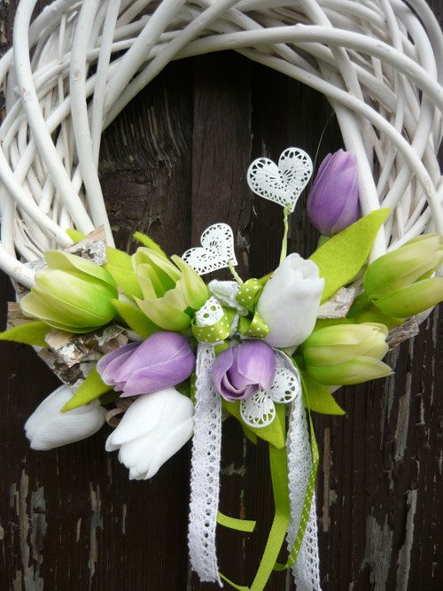 Věneček 30cm s tulipány — foto 2