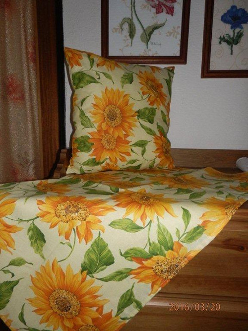 Ubrus se slunečnicemi — foto 4
