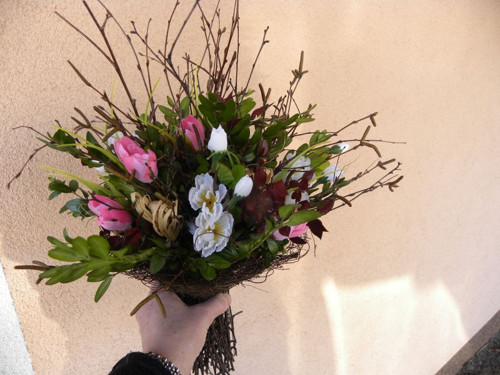 Březová kytka s tulipány — foto 2