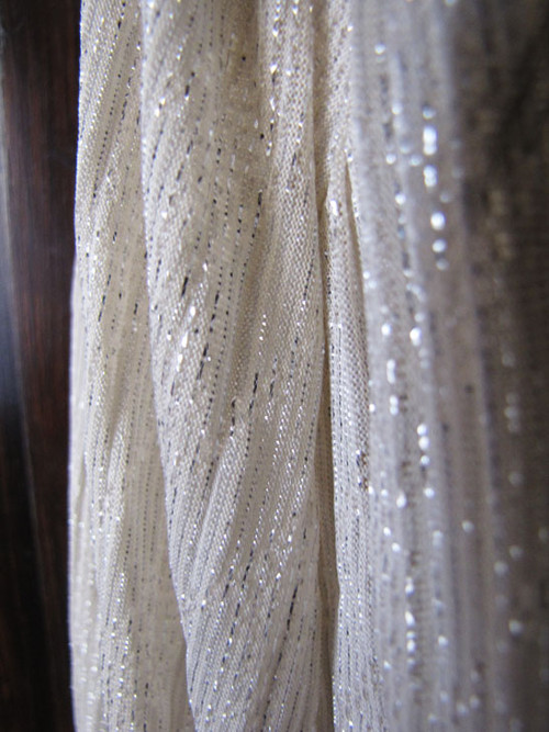 Elegantní plisované šaty — foto 2