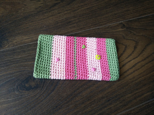 Obal na mobil s knoflíčky — foto 2