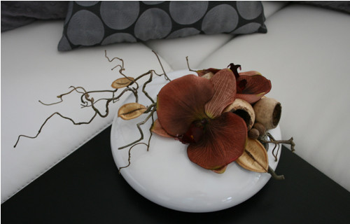 Celoroční dekorace s hnědými orchidejemi — foto 3